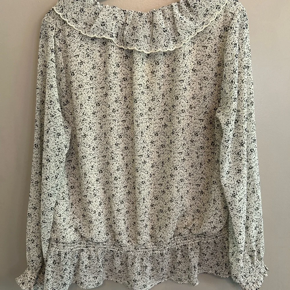 NWT Universal Thread long sleeved blouse with black design size L - Picture 11 of 16